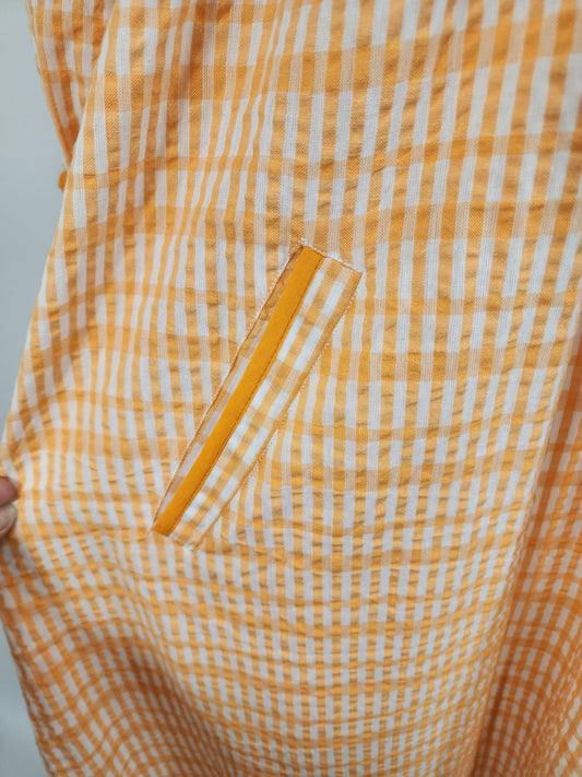ORANGE/WHITE SEERSUCKER FABRIC DRESS WITH CONTRAST TRIM FABRIC DETAILS, WITH POCKETS