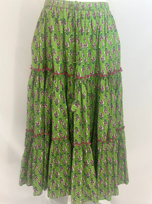 TIERED SKIRT WITH ELASTICATED WAISTBAND WITH DRAWSTRINGS WITH CONTRAST TRIM DETAILS